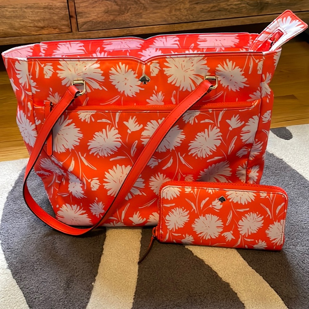 Kate Spade Medium tote and matching wallet